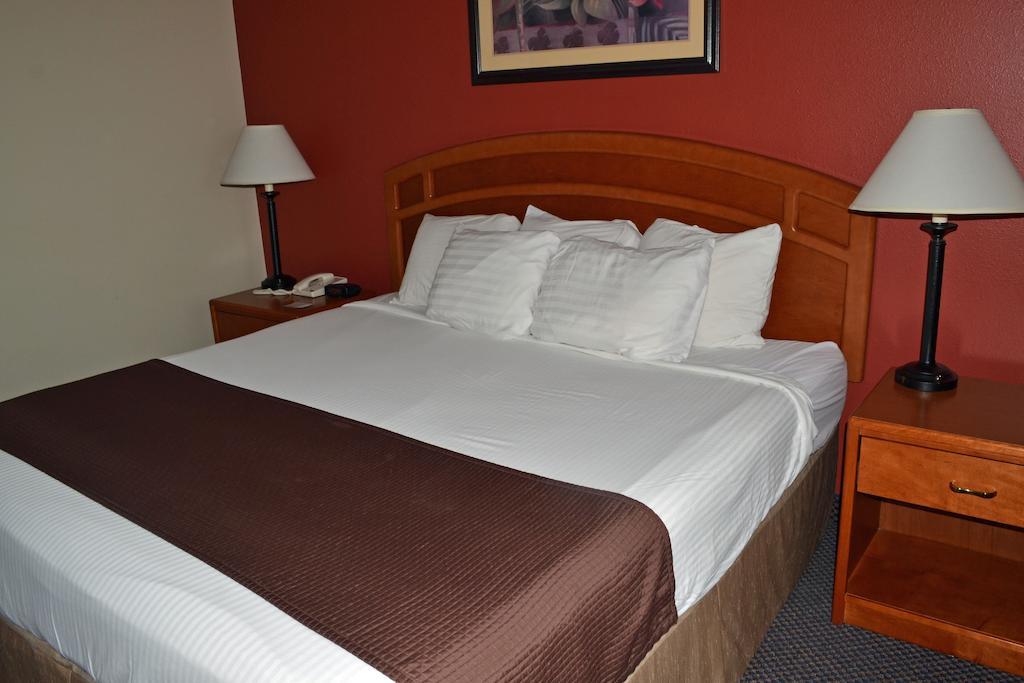 Paola Inn And Suites Zimmer foto