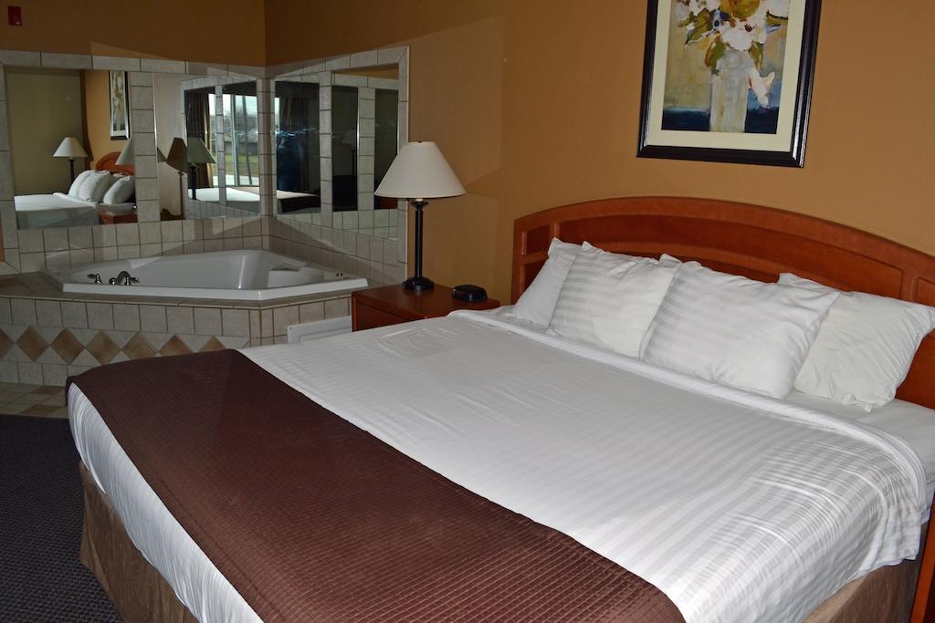 Paola Inn And Suites Zimmer foto